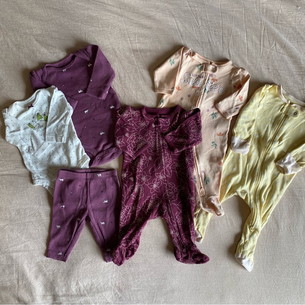 Carter’s Baby Girl Onesies Footie Pajamas Bundle. Outfits. Bodysuits. 3 months